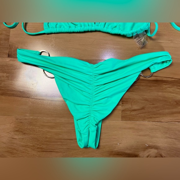 Beach Bunny Nadia Set Mint Jelly - Picture 2 of 4